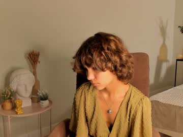 girl
        lenaelisabeth cam image #2700307