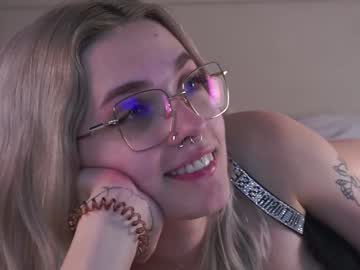 girl Sex Webcams With Notorious Girls with elinacherry