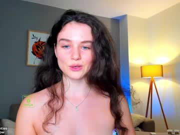 girl
        demurelixir cam image #3639990