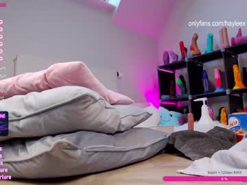 girl
        hayleex cam image #1229954