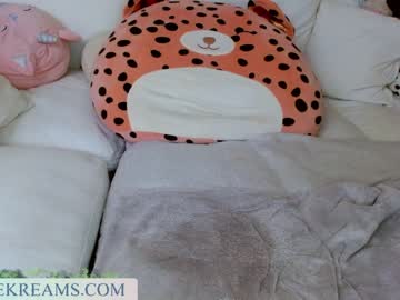 girl
        chloekreams cam image #1761358
