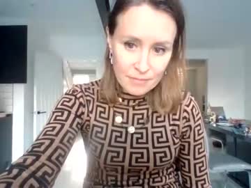 girl
        eatmypie69 cam image #2855384