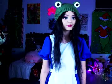 girl
        madnessalise cam image #3157610