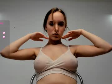girl
        margarethowell cam image #2638286