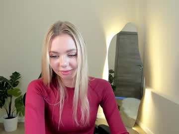girl
        cassie_palmer cam image #2581504