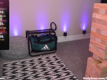girl
        fiery_redhead cam image #4230722