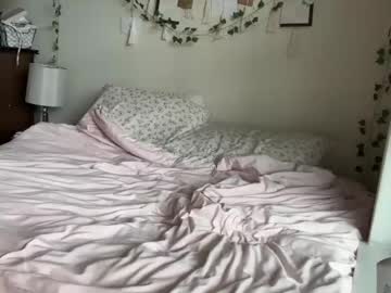 girl
        itszoee cam image #4572923