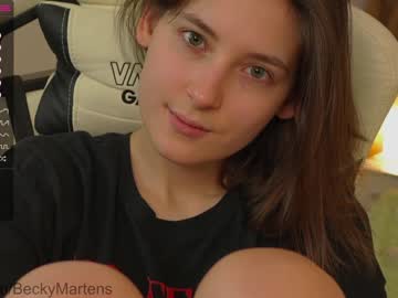 girl
        beckymartens cam image #1544195