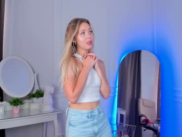 girl
        cassie_palmer cam image #4585777