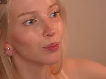 girl
        my_stella cam image #6513693