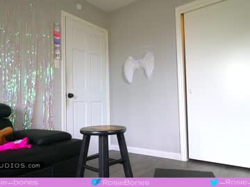 girl
        rosiebones cam image #989129