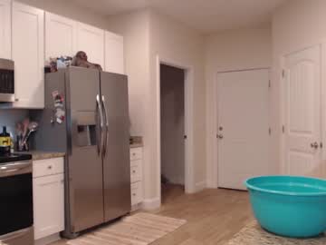 girl
        holihurricane cam image #1458537