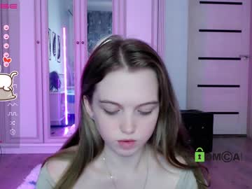 girl
        small_blondee cam image #467027