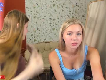 girl
        cassie_palmer cam image #2236580
