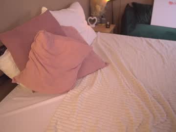 girl
        tessarosse_ cam image #4456778