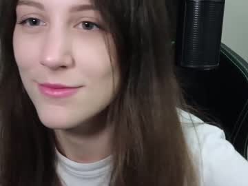 girl
        alexa_dream cam image #1766373