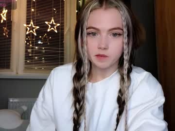 girl
        small_blondee cam image #2886815