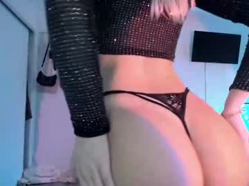 girl
        luvlivvyy cam image #4325222