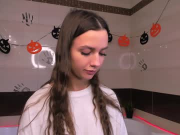 girl
        claire_amoure cam image #5382345