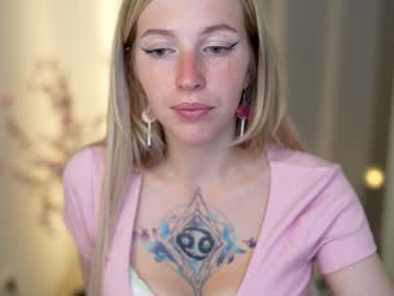 girl
        my_stella cam image #2038519