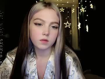 girl
        small_blondee cam image #2843055