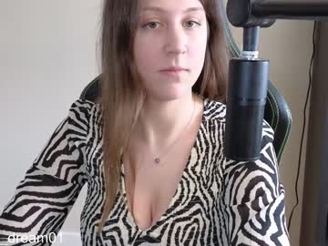 girl
        alexa_dream cam image #1406000