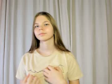 girl
        janicereeves cam image #2360124