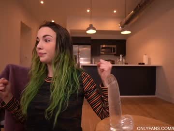 girl
        bailey_eilish cam image #1073550