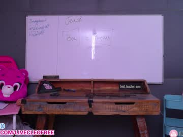girl
        livecleo cam image #4569184