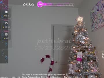 girl
        petitebrat cam image #5529690