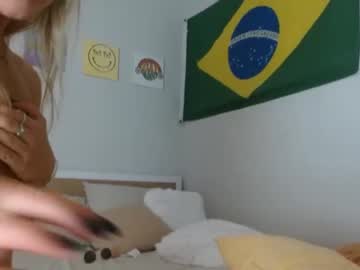girl
        lovecayaxo cam image #2499528