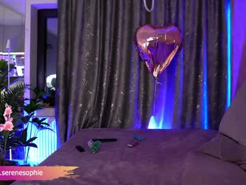 girl
        serene_sophiex cam image #5912532
