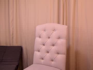 girl
        its_lily cam image #3018594