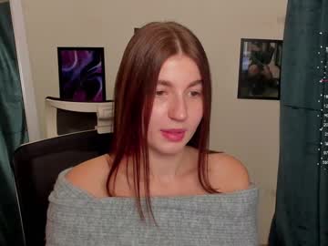 girl
        stacy_cy cam image #5404759