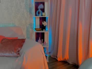 girl
        madeline_jackson cam image #337286