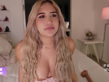 girl
        amelie_bunny_real cam image #4165625