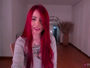 girl
        dinaoneg cam image #2715889