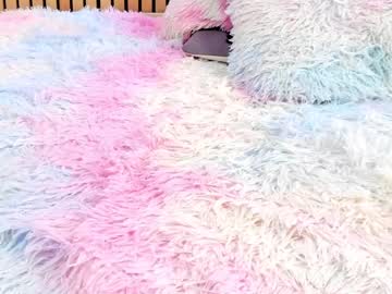 girl
        little_effy18 cam image #3919687