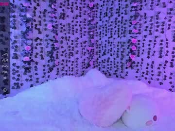 girl
        bunnydollstella cam image #875443