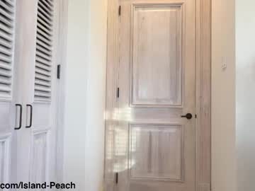 girl
        island_peach cam image #5530151