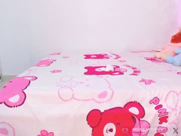 girl
        nicolle_mitchelle cam image #2545614