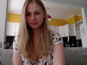 girl
        magic_couple13 cam image #1208460