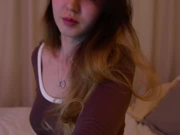 girl
        sarasuo cam image #4708458
