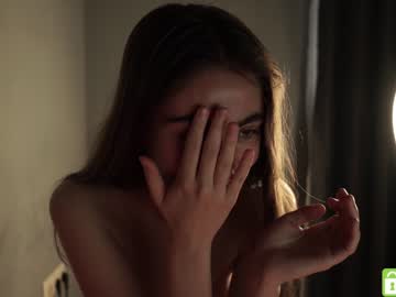 girl
        tessarosse_ cam image #1460987