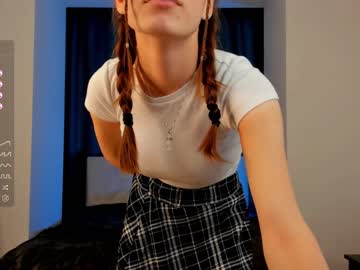 girl
        margarethowell cam image #2667252