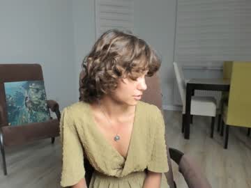girl
        lenaelisabeth cam image #2683969