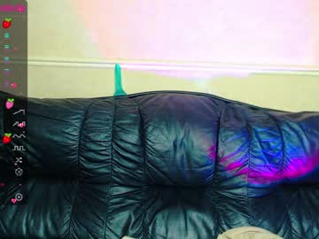 girl
        cristal_moli cam image #885993