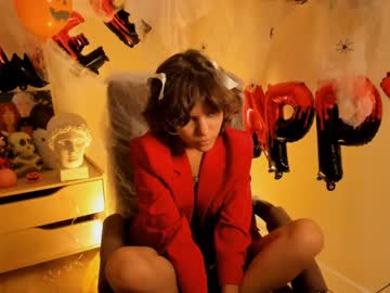 girl
        lenaelisabeth cam image #2750539