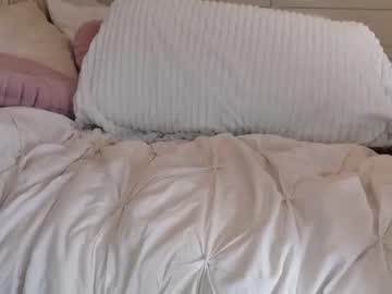 girl
        lilemilyy cam image #3410388