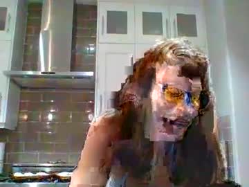 girl
        ayowen cam image #4916465